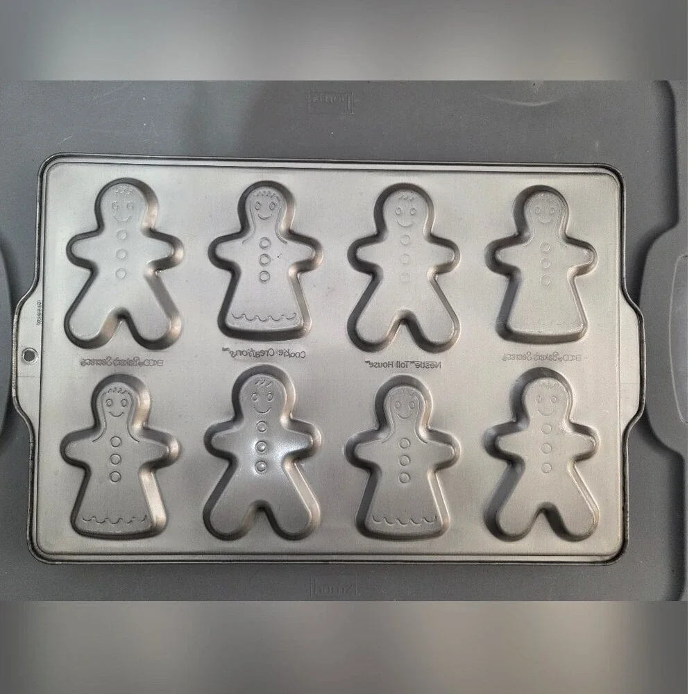 Nestle‎ Gingerbread Man And Girl Cookie Mold Baking Sheet Pan Christmas Holidays
